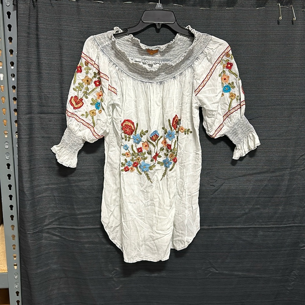 Scully women’s floral embroidered off‎ the shoulder top/ size XL
